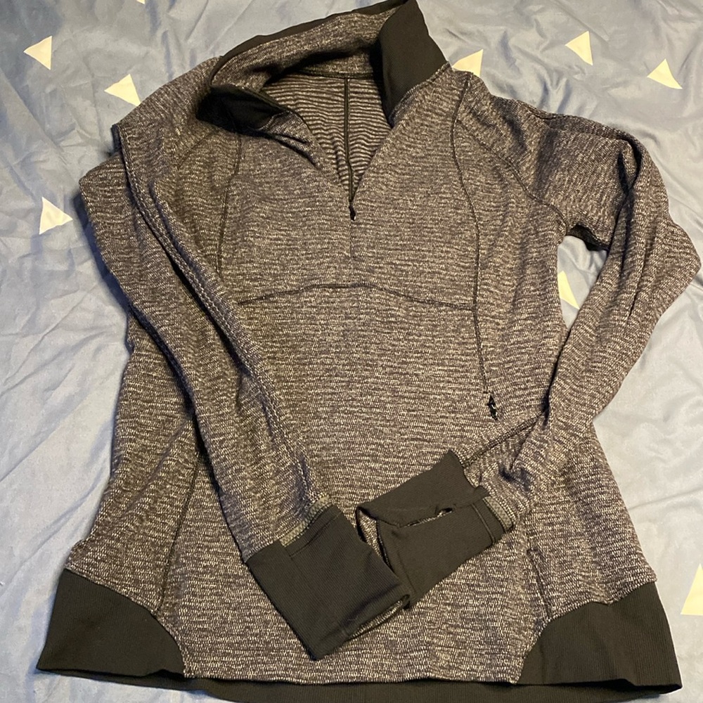 Lululemon black running top size 8